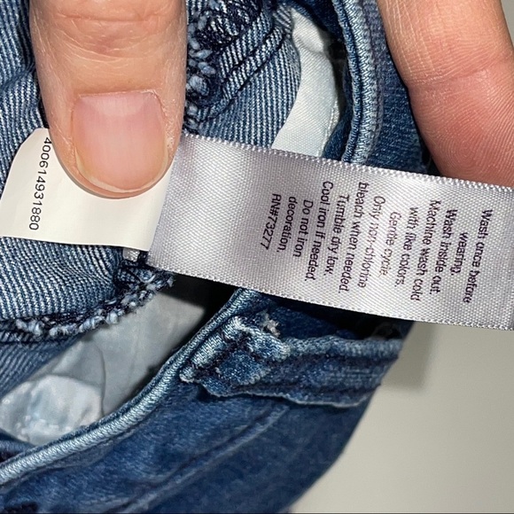 Jennifer Lopez High Rise Denim Shorts Medium Wash - Picture 8 of 16